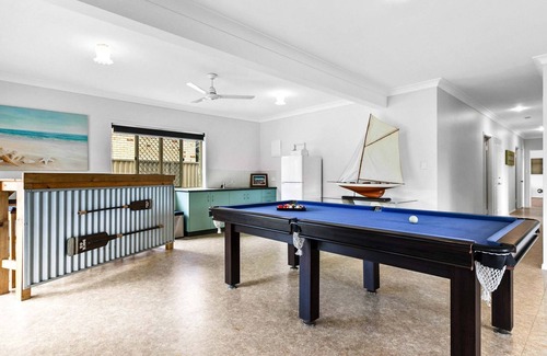 Traviston House | Coastal Bliss - 6 Beds Holiday House