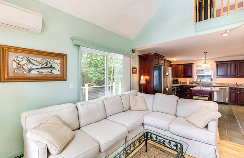Ellsworth House | Coastal Branch Lake House w/Dock & Game Room