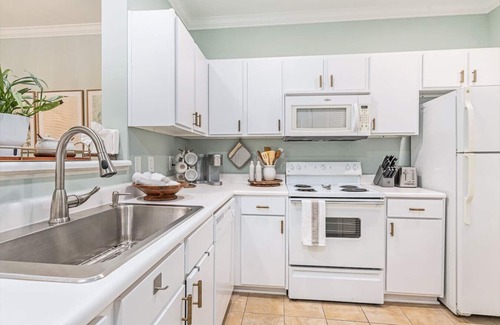 Seaside Farms Apartment | Coastal Calm Retreat: 2br/2ba Mount Pleasant Condo