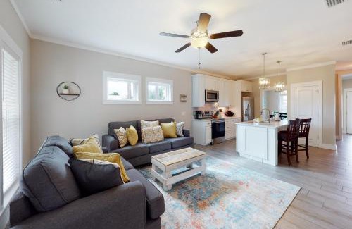 El Centro Beach House | Coastal Castaway