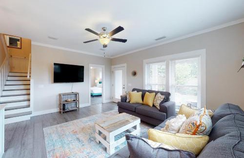 El Centro Beach House | Coastal Castaway