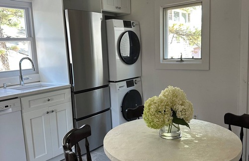 Southern Coast Cottage | Coastal Charm 2 Bedroom Beach Cottage~Steps 7 Miles of Sandy Beach Kinney Shores