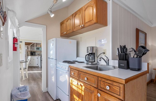 Yarmouth Cottage | Coastal charm and stunning Nantucket Sound views await at The Beach Plum