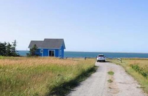 Iles de la Madeleine Ski Chalet | Coastal Charm Beach Nearby - Chalet Poirier