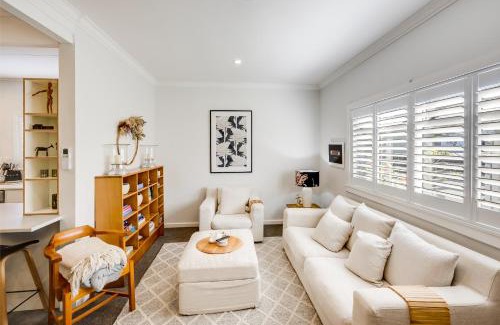 Napier House | Coastal Charm - Napier Holiday Home