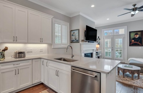 Hitch Village - Fred Wessels Homes House | Coastal Chic Home Steps to River Front w/Parking + Patio by Lucky Savannah