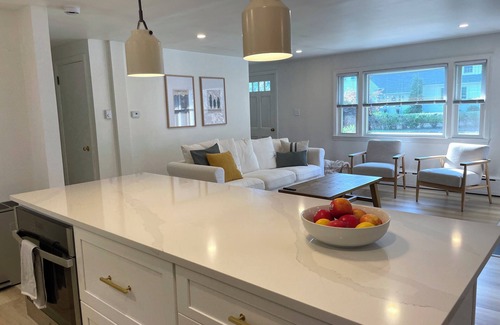 Rye House | Coastal Comfort in Rye: 1 Mile to Beach & 8 Minutes to Downtown Portsmouth