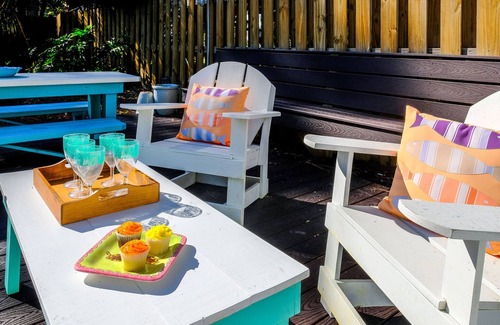 Tybee Island Cottage | Coastal Cottage 4 Blocks from Beach, fall specials & military discounts