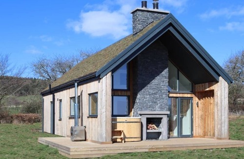 Leven House | Coastal Eco-Lodge with hottub Charleton Estate