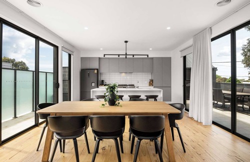 Torquay House | 'Coastal Elegance, Torquay'