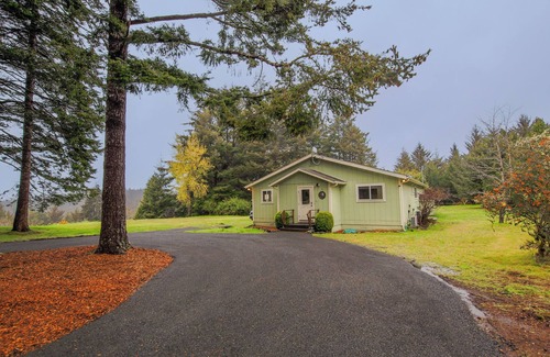 Bandon House | Coastal Escape: Gorgeous 4-Bed Home in Bandon