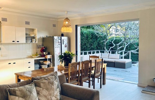 Freshwater House | Coastal Family Oasis | Freshwater Beach Retreat | Heated Pool | Sleeps 7