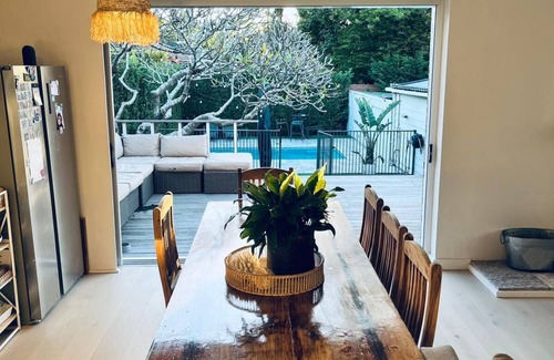 Freshwater House | Coastal Family Oasis | Freshwater Beach Retreat | Heated Pool | Sleeps 7