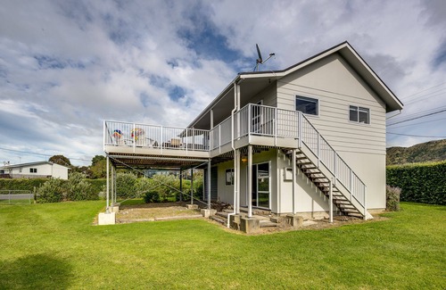 Waimarama House | Coastal Haven – Waimarama Holiday Home