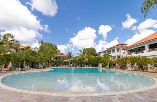 Los Melones Apartment | Coastal Luxury 2-Bed w Pool Access in Bayahibe