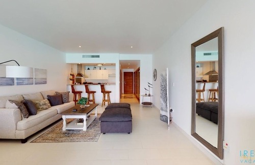 Beacon Hill Condo | ☀️🏖️Coastal Oasis by IRE Vacations - Spacious Studio Overlooking the Beach