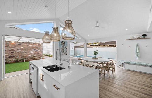 Coolum Beach House | Coastal oasis - family & pet friendly.