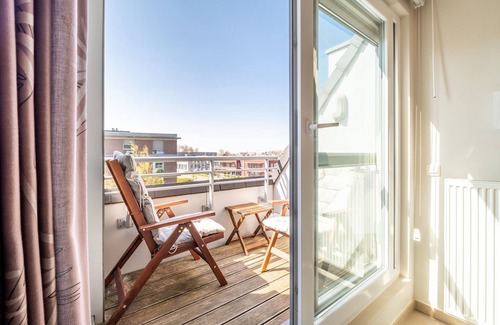 Koksijde-Bad Apartment | Coastal Retreat with Balcony