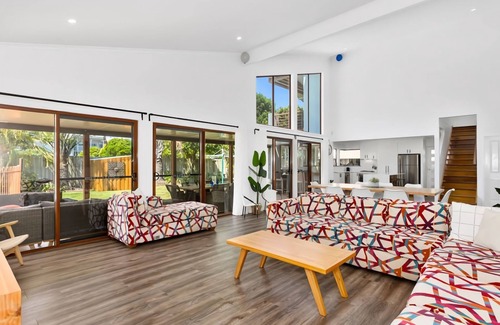 Casuarina House | Coastal Soul - Pet Friendly, Family Entertainer with Pool