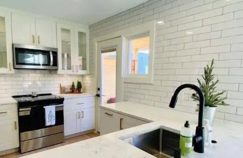 Grandview Heights House | 💫Coastal Style in the City - Close to Everything!💫