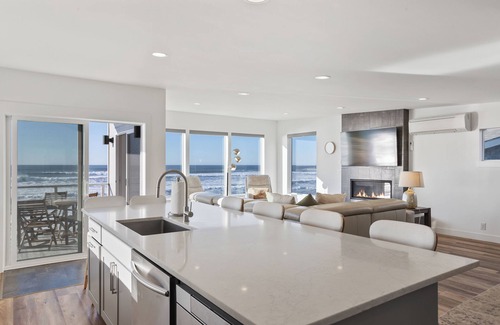 Rockaway Beach House | Coastal Tech Escapes | Rockaway Beach Retreats