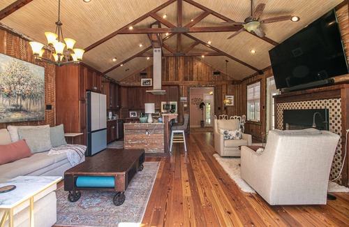 Bay St Louis Villa | Coastal vibe without the crowds. Main house with 2 studio apartments included.