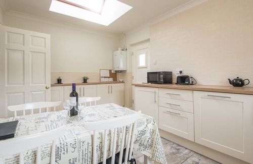 Porthgain Cottage | Coastal View, Holiday Cottage Porthgain, Sleeps 4, 2 bedrooms, bathrooms