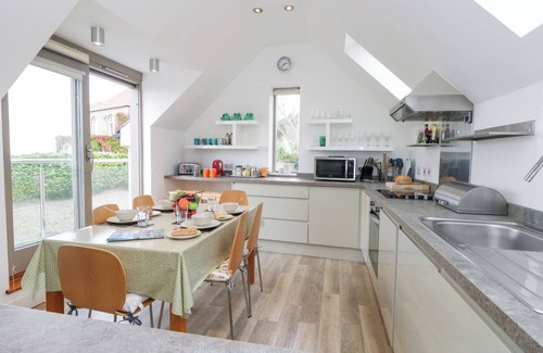 Wyke Regis Cottage | COASTGUARD LOOKOUT, family friendly in Wyke Regis