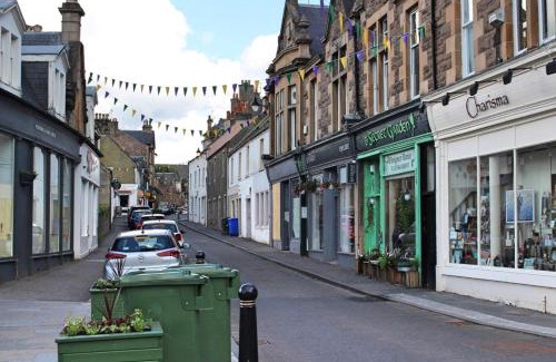 Dunblane House | Cobbler's Cottage