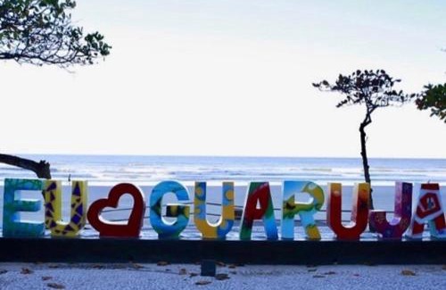 Vila Julia Apartment | Cobertura com Churrasqueira própria e Wi-Fi perto da Praia - Excelente para Família e Amigos
