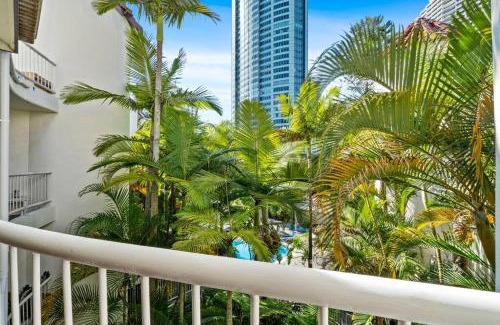 Surfers Paradise Apartment | Coco Bella Dream in Surfers Paradise