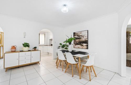 Surfers Paradise Apartment | Coco Bella Dream in Surfers Paradise