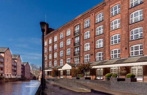 York Apartment | Cocoa Suites 11 - sleeps 2 guests in studio apartment