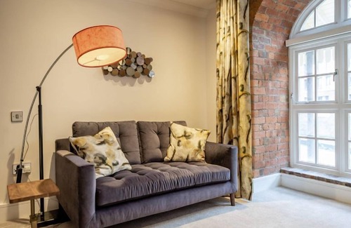 York Apartment | Cocoa Suites 11 - sleeps 2 guests in studio apartment