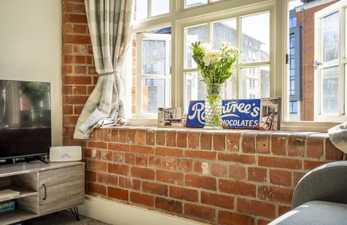 York Apartment | Cocoa Suites 35 - sleeps 3 guests in studio apartment