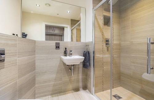 York Apartment | Cocoa Suites 35 - sleeps 3 guests in studio apartment