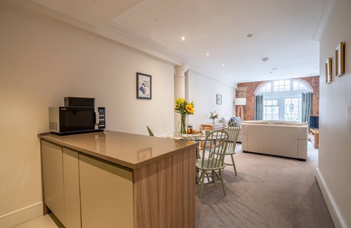 York Apartment | Cocoa Suites 8 - A couples retreat