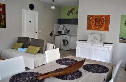 Pointe du Bout Apartment | CoCoKreyol - " GRENADINE "