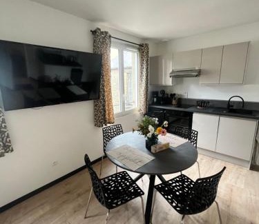 Avranches Apartment | Coin de paradis avec spa illimité en plein centre Avranches