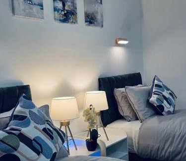 Colchester House | Colchester Cosy 3-Bed House, 2 Free parking, Fast WiFi, Pets allowed, Near City Centre