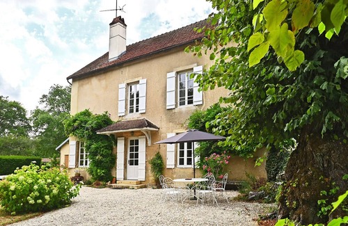 Commarin House | Colette's house (sleeps 8)