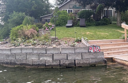 Hamilton House | Colgate Hamilton Lake Moraine 4 BR Waterfront Retreat Sleeps 10