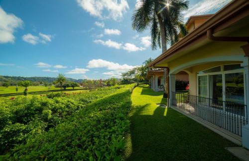 Herradura Apartment | Colina 5E 2 bdr Garden View in Los Suenos