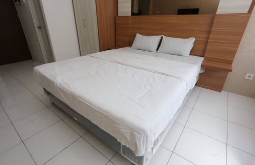 Bekasi Hotel | Collection O 94670 Iconic Rooms Golden