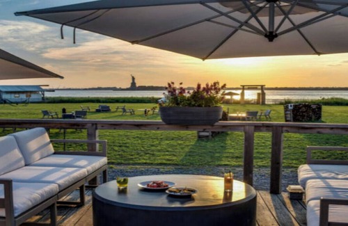 Manhattan Hotel | Collective Governors | Waterfront King Tent | NYC Views & Open Skies