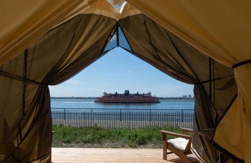 Manhattan Hotel | Collective Governors | Waterfront King Tent | NYC Views & Open Skies