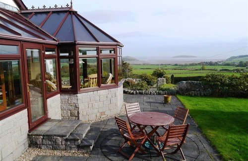 Auchencairn Cottage | Collin Hill House - a house that sleeps 4 guests in 2 bedrooms