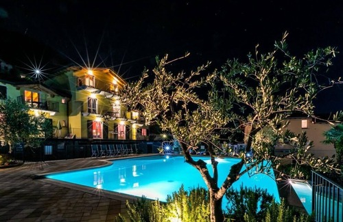 Vercana Apartment | Collina Magnolia Holiday Apartment with Pool
