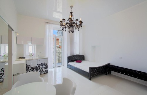 Pula Apartment | Collins Apartments Center