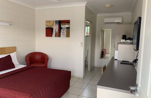 Collinsville Hotel | Collinsville Motel